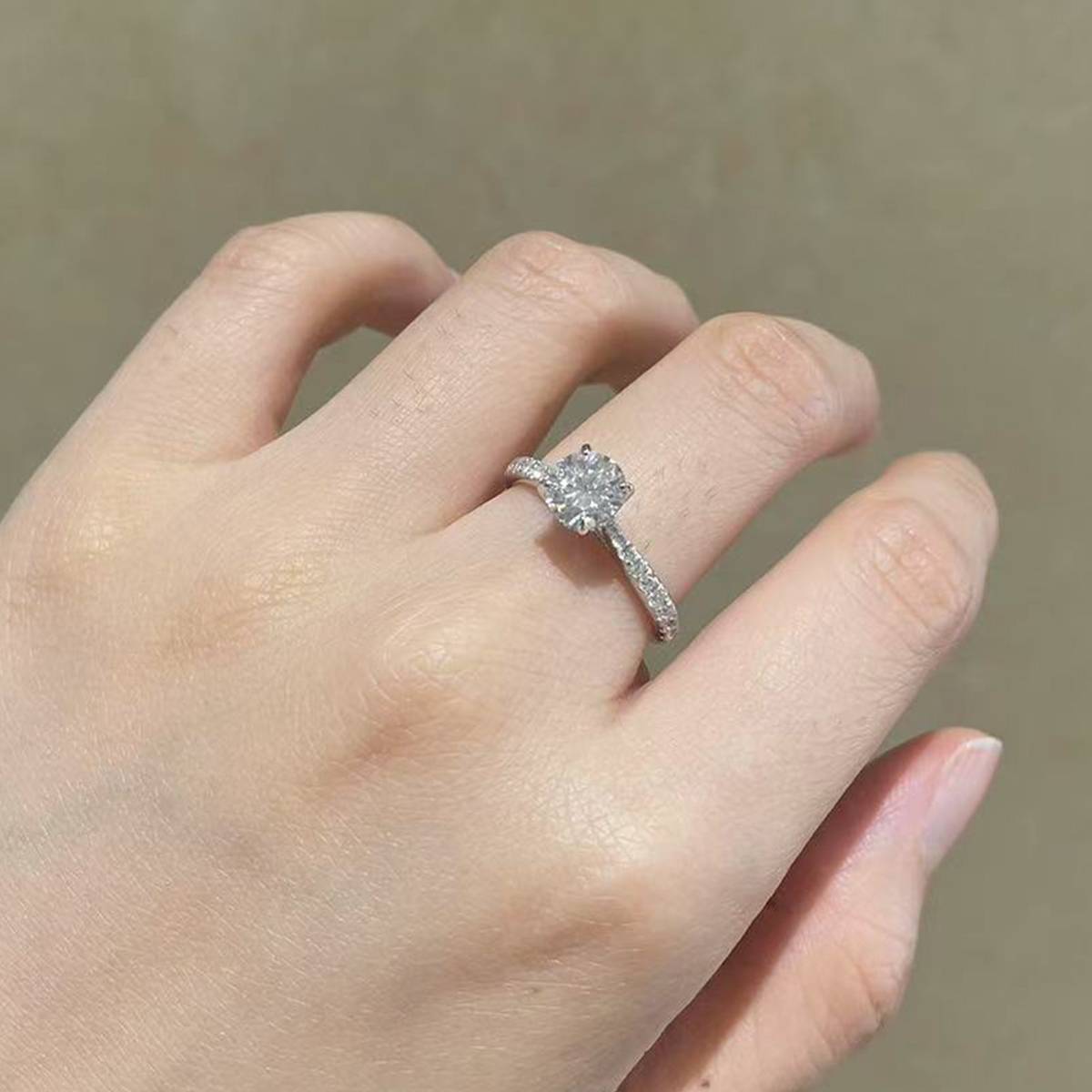 Micro Inlaid Four Claw Women's Ring S925 Silver Plated Platinum Customized Selection Main Stone Moissanite 1.0ct/Side Stone Cubic Zirconia